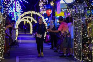 BIB: 5196
                            <button type="button" onclick="openModal(24875513)" class="btn btn-primary btn-sm float-right btn-popup" data-toggle="modal" data-target=".modal-high-quality">
                        <i class="fas fa-shopping-cart"></i> Add to Cart
                    </button>
                                            <button type="button" onclick="isThisMe(24875513, true)" class="btn btn-success btn-sm float-right btn-popup btn-isme hidden" data-toggle="tooltip" data-placement="bottom" title="นี่คือรูปของคุณใช่ไหม คลิกที่นี่เพื่อเอาเข้าอัลบั้ม">
                        <i class="fas fa-plus"></i> Add to album
                    </button>
                    <button type="button" onclick="isThisMe(24875513, false)" class="btn btn-warning btn-sm float-right btn-popup btn-isnotme hidden">
                        <i class="fas fa-ban"></i> Remove from album
                    </button>